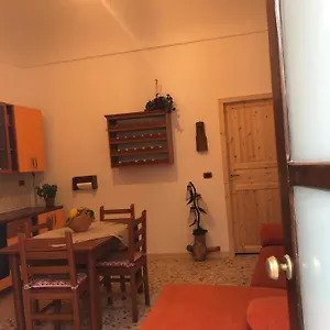 La Casa Di Vincenzo , Syracuse Italia